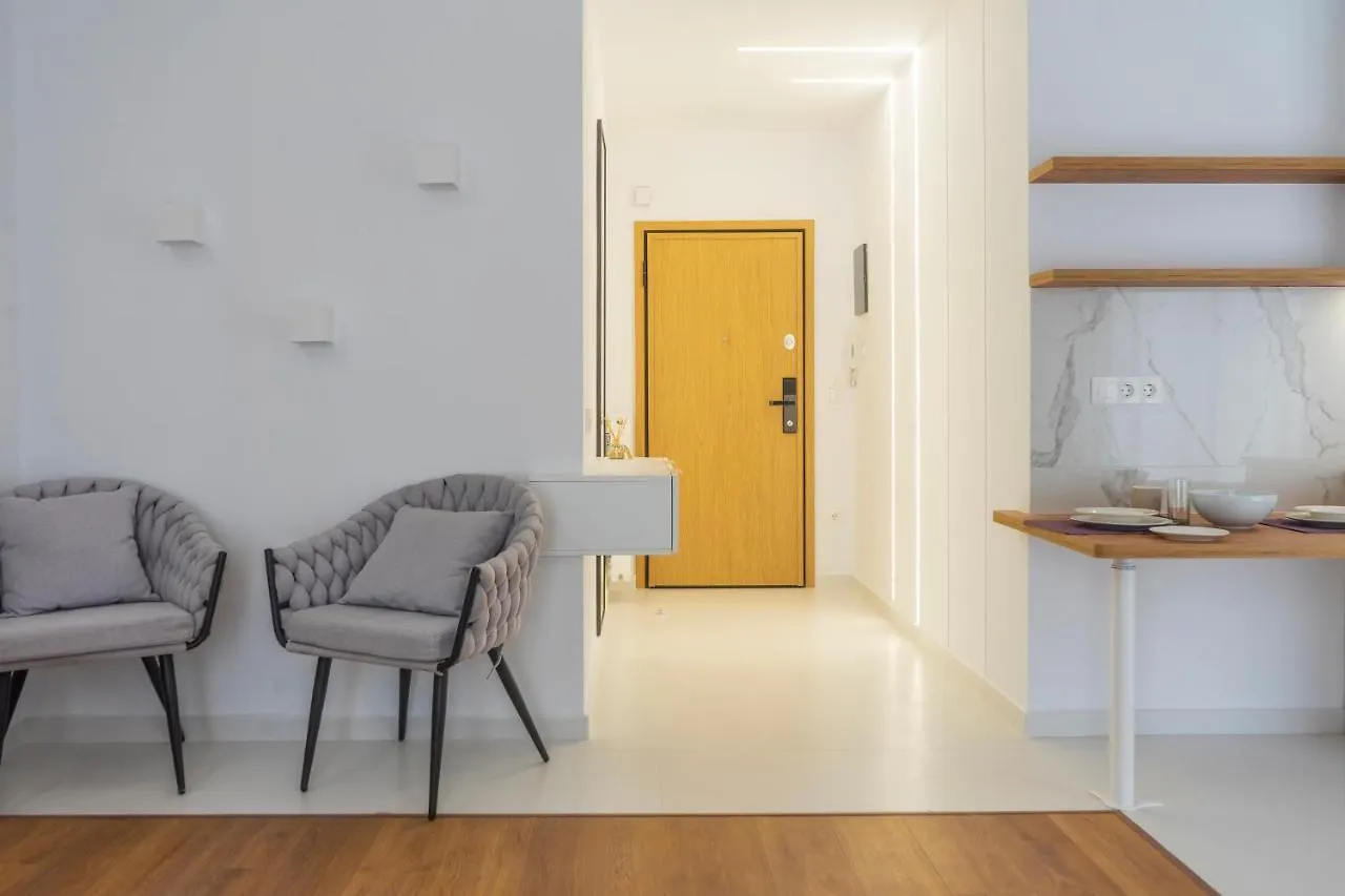 New Modern Style Home Next To The Train Station Thessaloniki 0*,  Griekenland