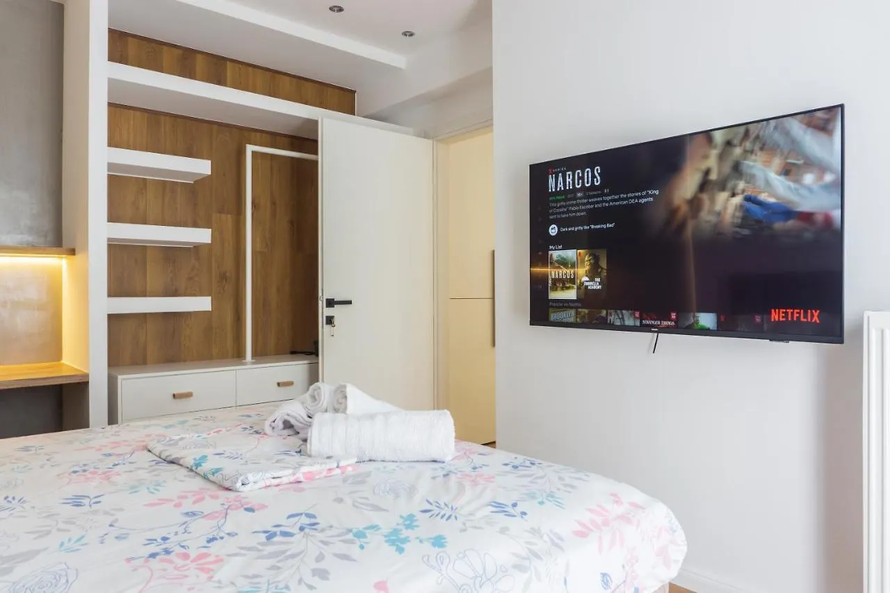 New Modern Style Home Next To The Train Station Thessaloniki Greece